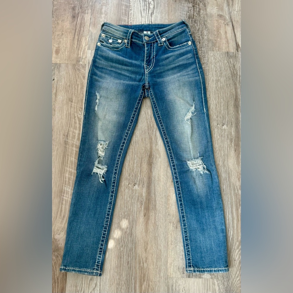 True Religion Women's Skinny Jeans Size 26. Mid Rise. Used. Good Condition.